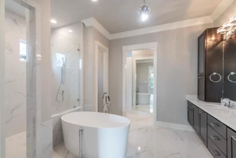 #ME0008_Master Bathroom